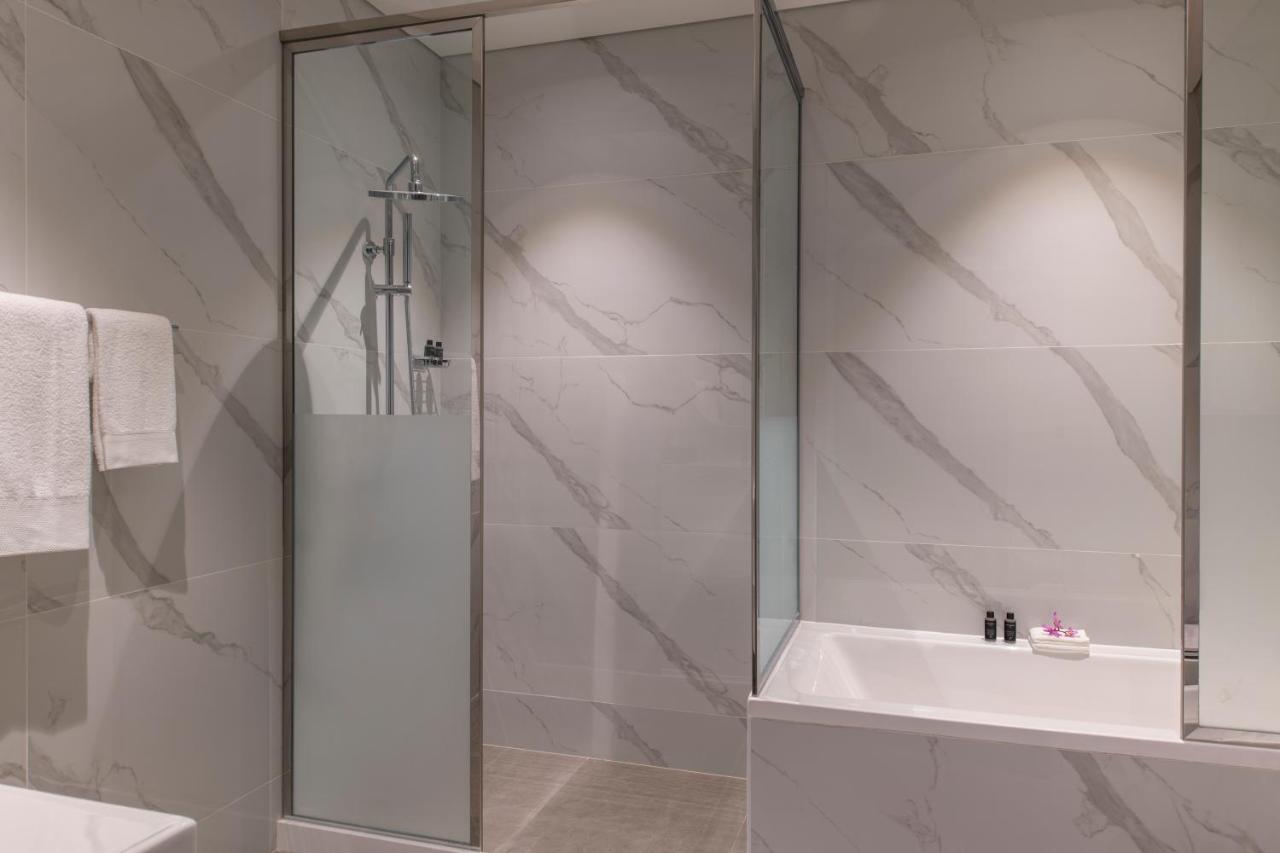 Steigenberger Residence Ad Dawhah Esterno foto A shower enclosure