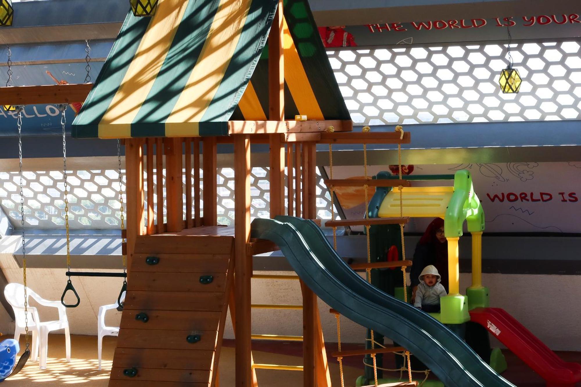 Steigenberger Residence Ad Dawhah Esterno foto A playground in a shopping mall